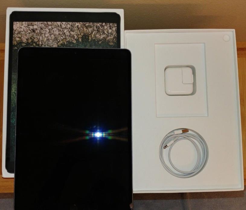 Apple iPad Pro 2nd Gen. 64GB, Wi-Fi + Cellular (Unlocked), 10.5in - Space Gray