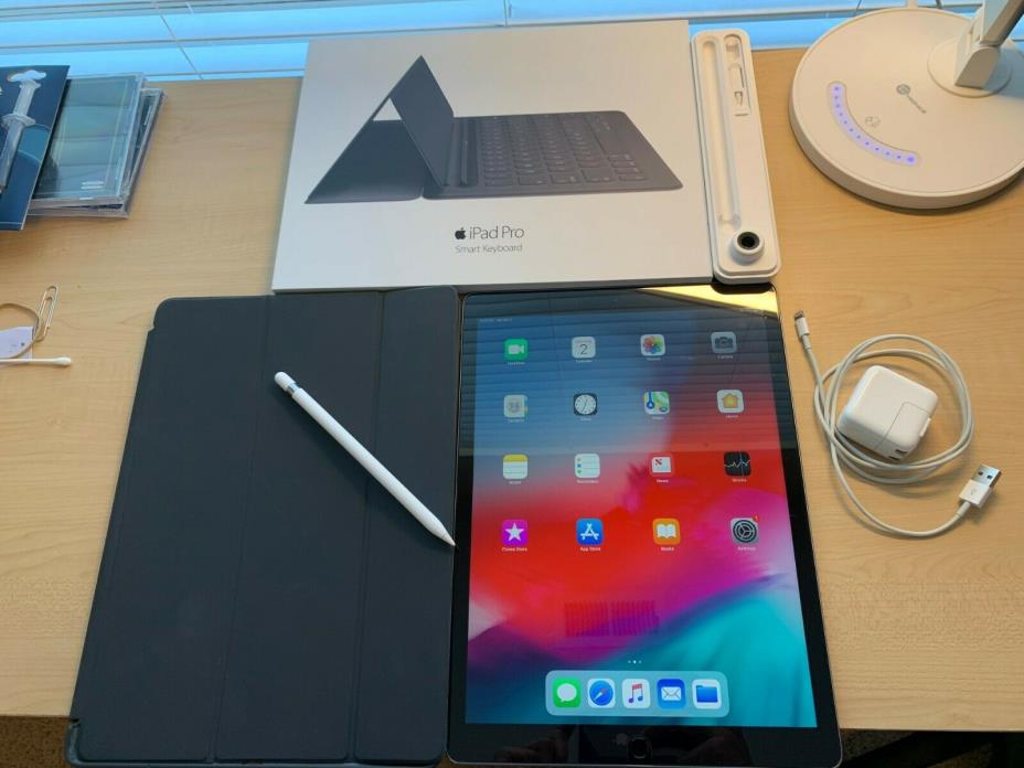 Mint Apple iPad Pro 128GB, Wi-Fi, 12.9in - Space Gray Keyboard + PENCIL + EXTRA!