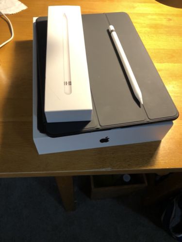 Apple iPad Pro 2nd Gen. 64GB, Wi-Fi, 10.5in - Space Gray