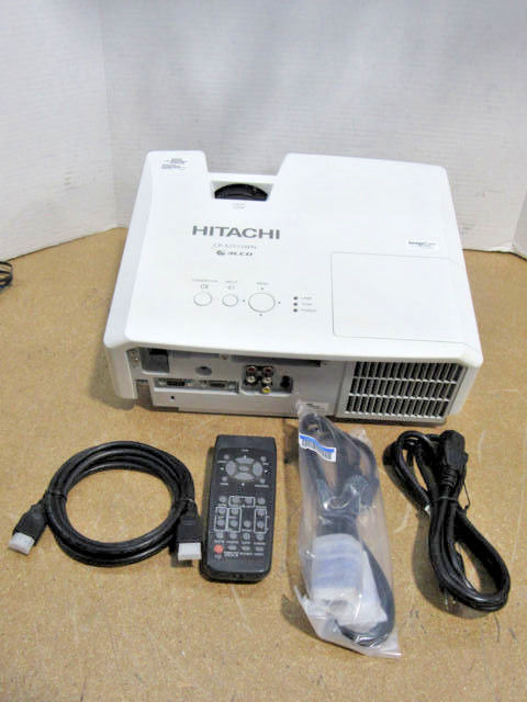 Hitachi CP-X2515WN 3LCD XGA Projector 2700 Lumens W/ Remote & 863 Lamp Hours