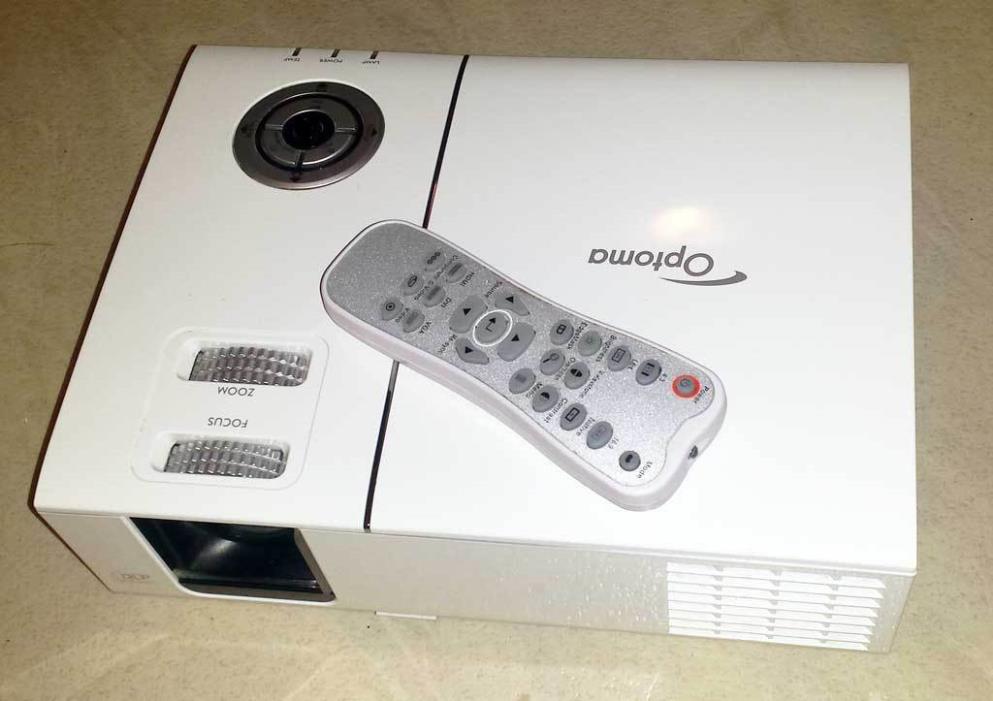 Optoma HD71 projector + remote 