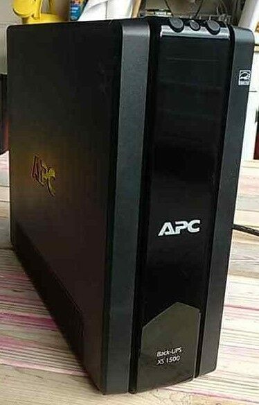 APC BATTERY BACKUP XS 1500 10 OUTLET UNINTERRUPTIBLE POWER SUPPLY W/ BATTERY
