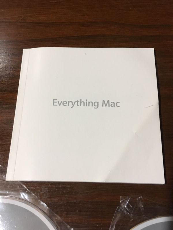 Apple MacBook booklet and OS X version 10.5, Excellent!