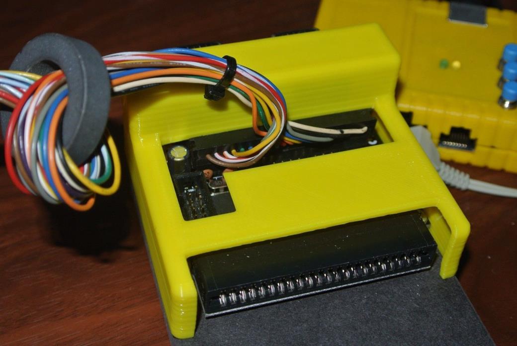 Commodore 64 - Yellow Turbo Chameleon 64 Cartridge Docking Station Case - NEW