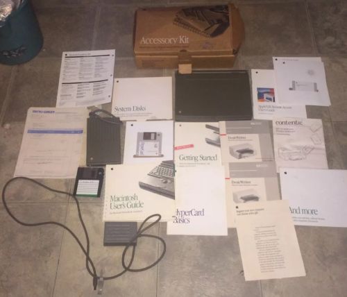 Apple Macintosh PowerBook 100 Laptop  Computer w/ Accessories & Box AS IS