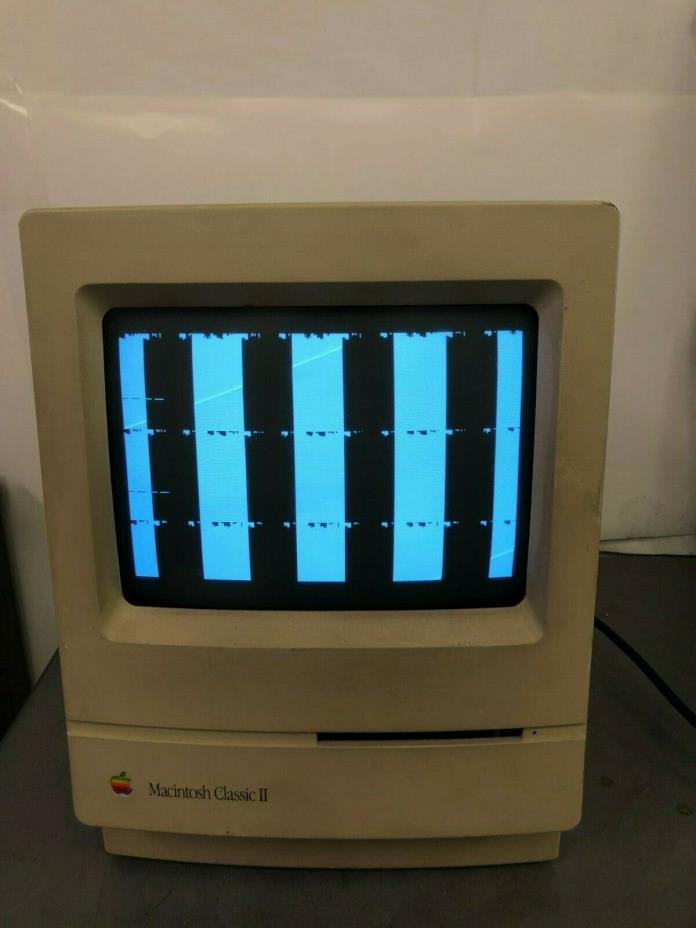 Apple Macintosh Classic ll M4150 *Parts Read