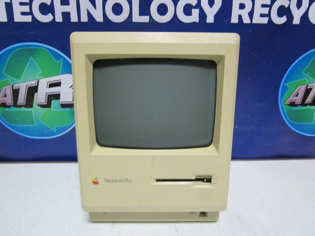 Vintage Apple Macintosh Mac Plus 1MB M0001A