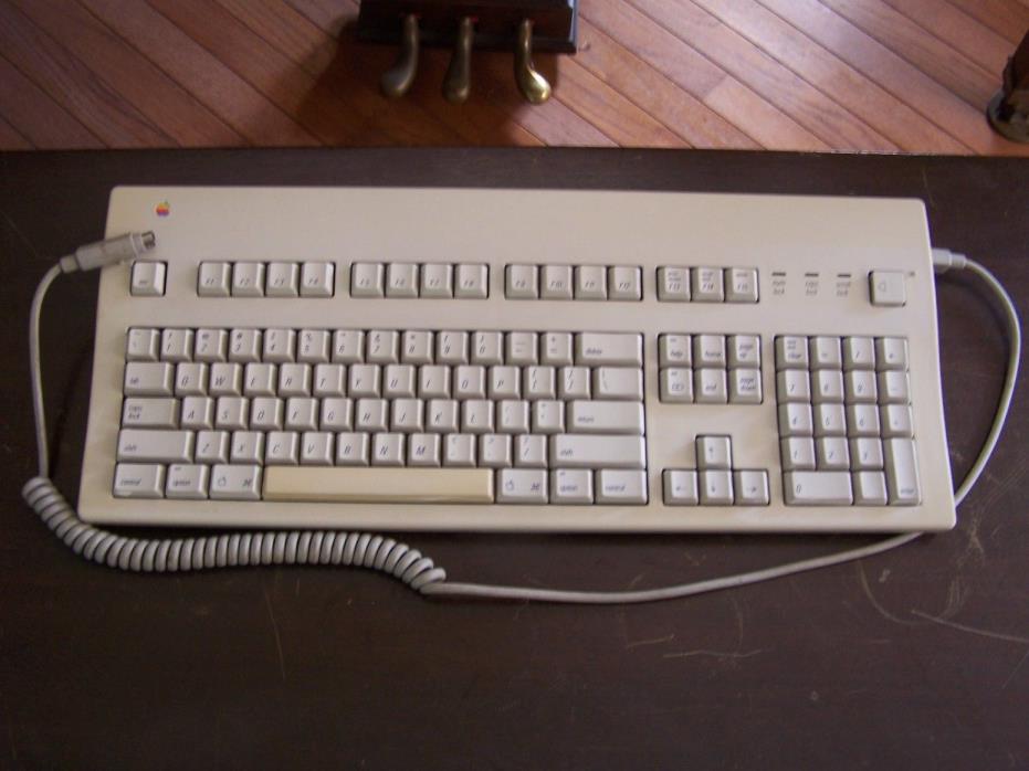 Apple ADB Extended Keyboard II Model M3501