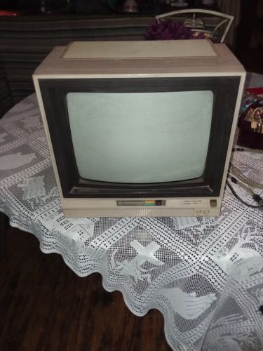 VINTAGE COMMODORE 1701 CRT COMPUTER COLOR MONITOR WITH SOUND WORKS
