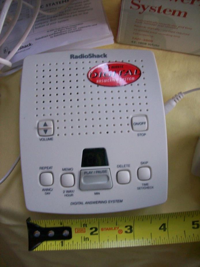 Radio Shack DIGITAL Telephone ANSWERING MACHINE~White New with Instructions