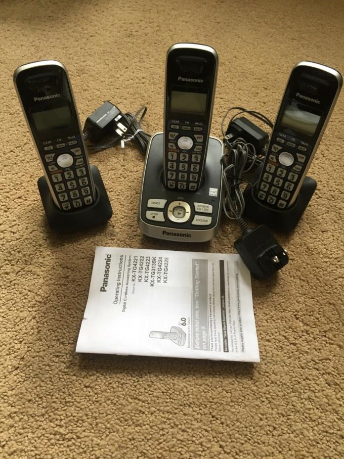 Panasonic KX-TG 4223 Digital Cordless Answering System with 3 Handsets, Black