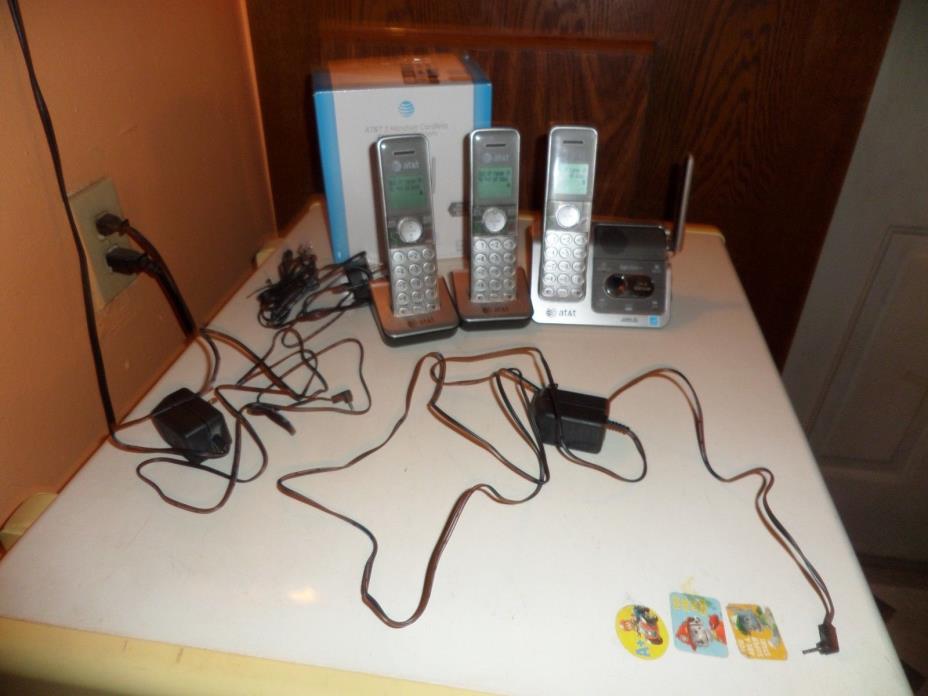 AT&T 3 Handset Cordless Answering System Telephone CL82314