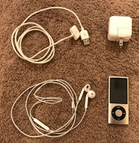 Apple iPod nano 5th Generation Silver (16 GB) A1320 w/ Apple Charger & Ear Buds