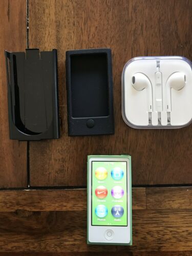 Apple iPod nano 7th Generation Green (16 GB) - Bundle - Fully Functional