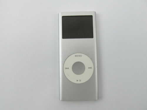 Apple iPod Nano 2nd Generation Silver Model A1199 ***For PARTS ONLY***