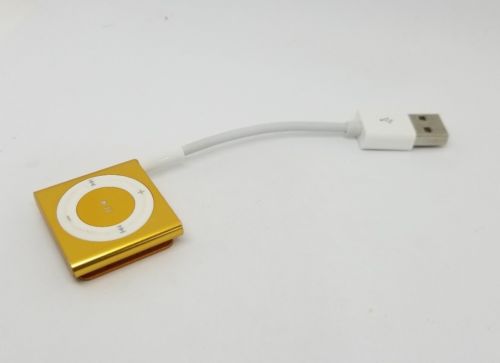 Apple iPod shuffle 4th Generation Orange (2 GB)