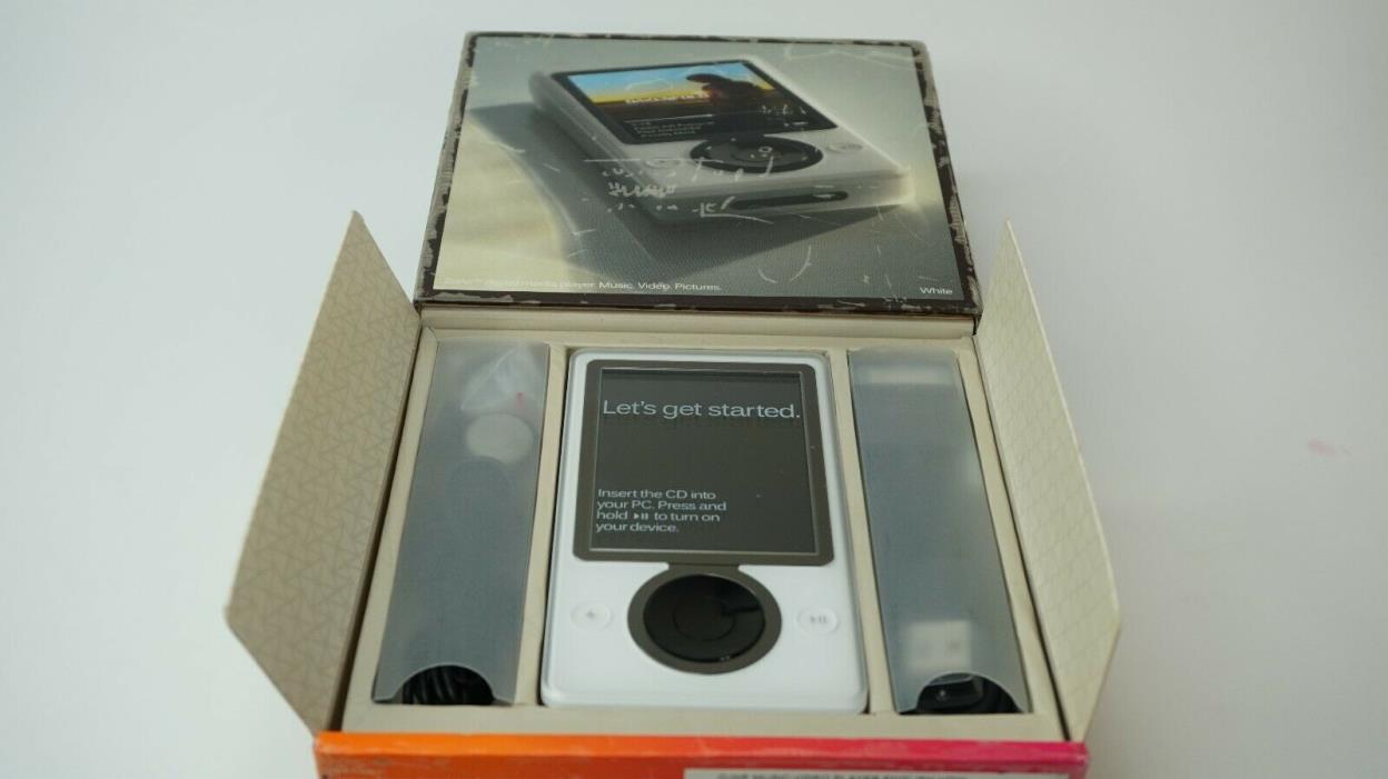 Zune 30GB White in working condition with Up to date Firmware, It looks NEW