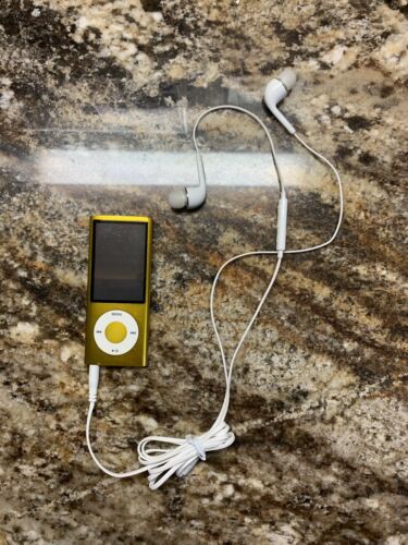 Ipod Nano 5th Generation Rare Gold A1320 8GB + Accessories