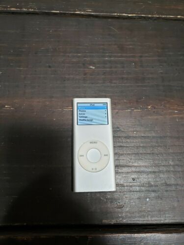 Apple iPod nano 2nd Generation A1199 Silver (4 GB) TESTED & WORKS GREAT!