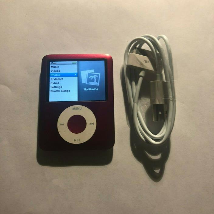 Apple iPod nano 3rd Generation PRODUCT Red (8 GB) Bundle Excellent Condition!
