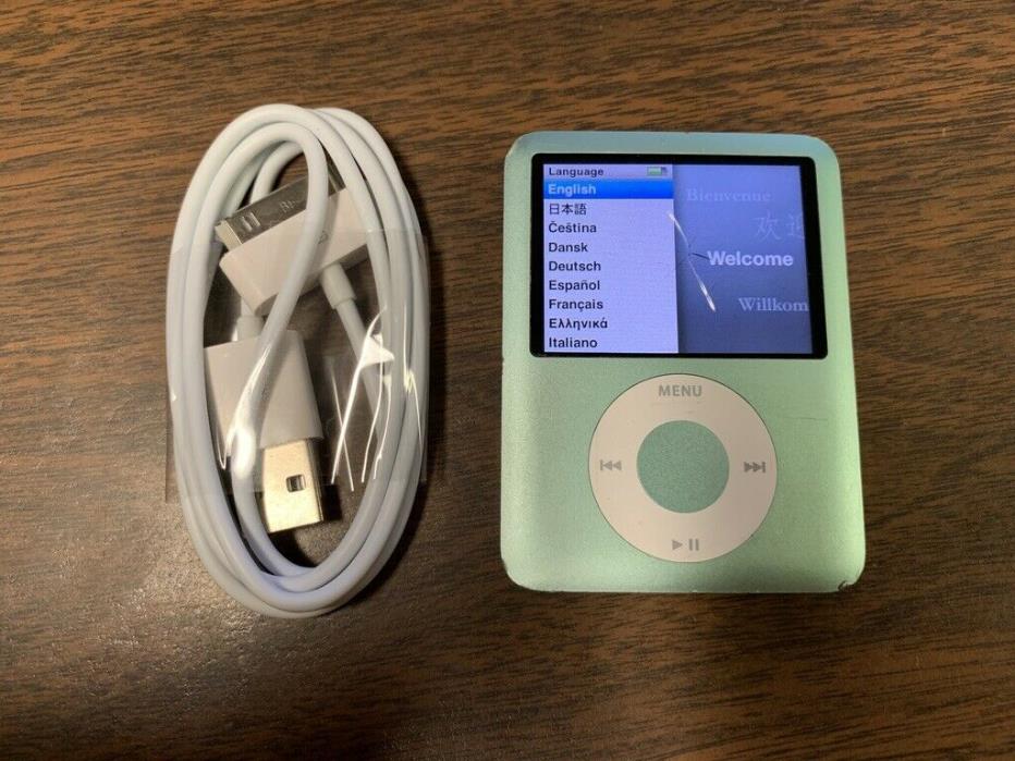 Apple iPod nano 3rd Generation Light Green (8 GB) Bundle