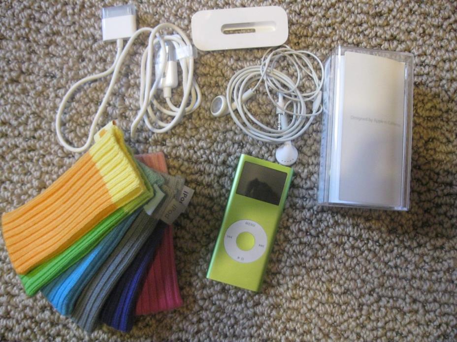 ipod nano with apple socks holder 4gb original box green