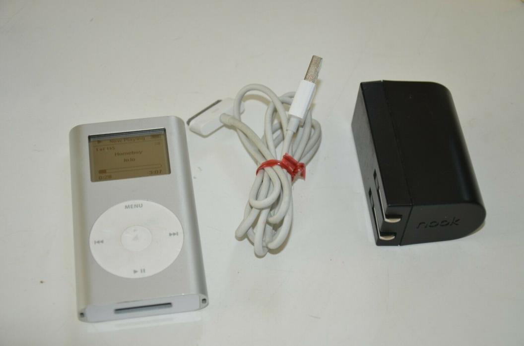 Apple iPod A1051, 4GB, MP3 Player, S/N:JQ4211WFPFW
