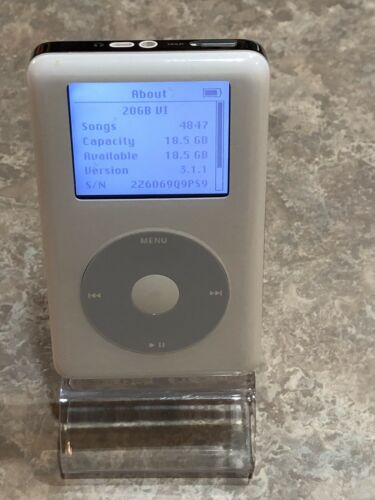 Apple iPod Classic 4th Generation 20GB White - Works Excellent 4,800+ Songs