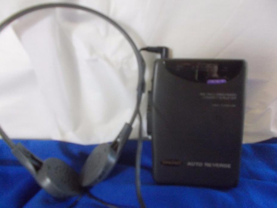 KOSS AM/FM Stereo Cassette Player Model PP111 belt clip headphones vintage