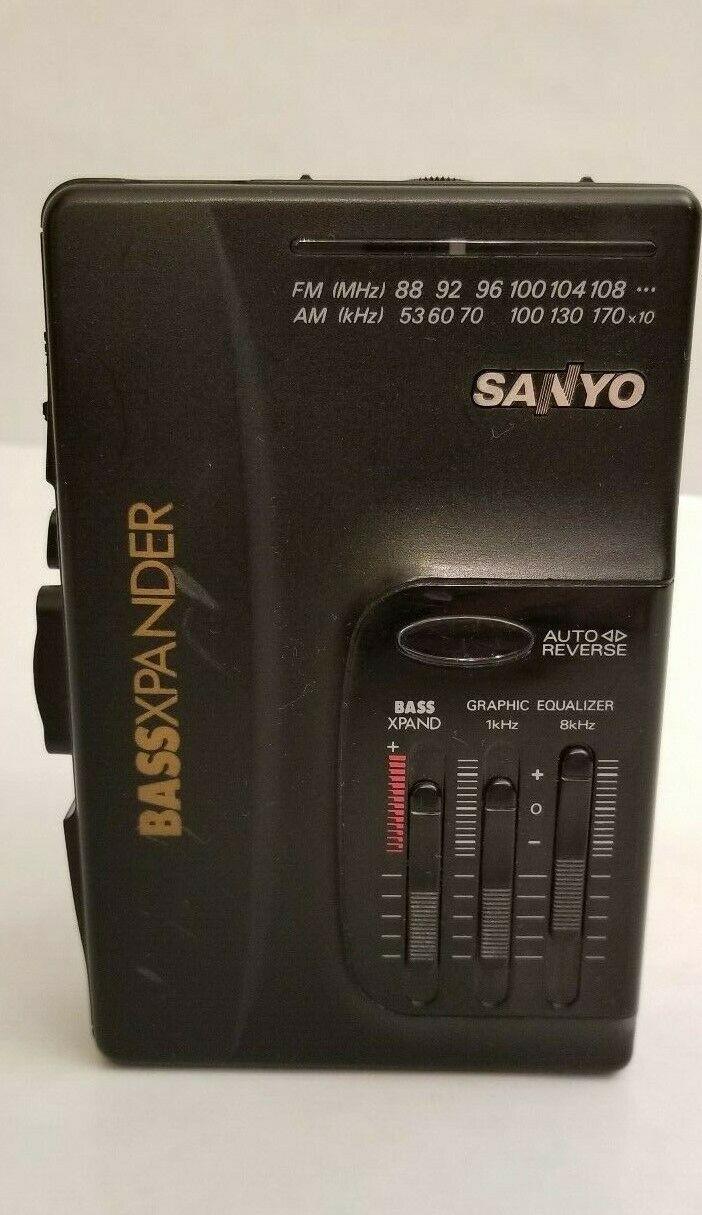 SANYO MGR-905K BassXpander Graphic Equalizer AM/FM Radio Cassette Player w/ Clip
