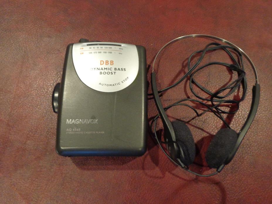 Magnavox AQ6560 Cassette Player AM/FM Stereo Tuner Bass Boost w/ Headphones