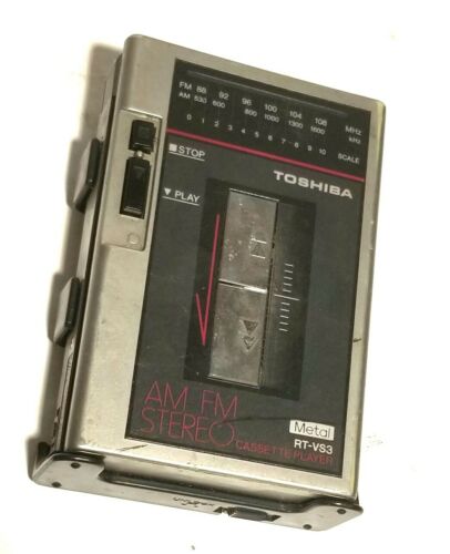 Vintage Toshiba Am Fm Stereo Radio Casette Player Metal Portable model RT-VS3