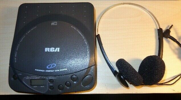 Vintage RCA Personal CD Player Model RP-7913A w/ Matching RCA Headphones!