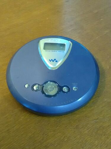 Sony WALKMAN Portable Personal CD Player D-NE300 Atrac 3 Plus MP3 WORKS