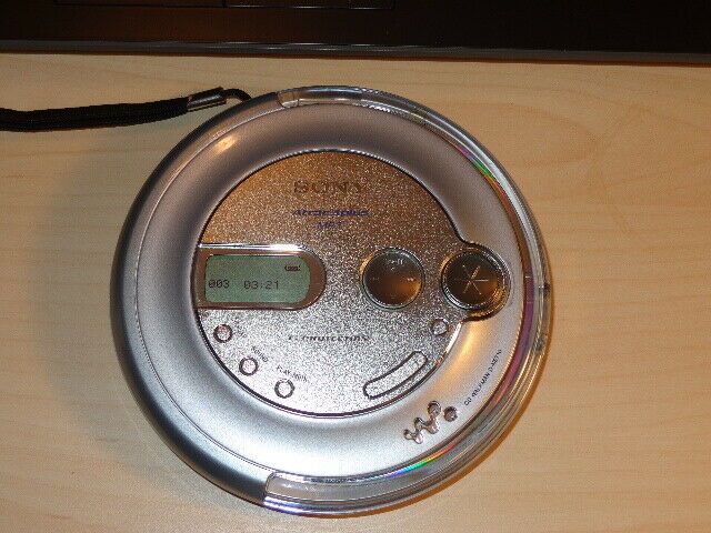 Sony CD Walkman D-NE710 Player MP3 Anti Skip Atrac3plus Digital Mega Bass CDR/RW