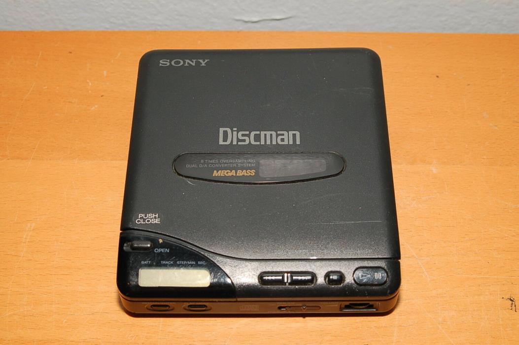SONY DISCMAN D 66 COMPACT DISC WALKMAN untested