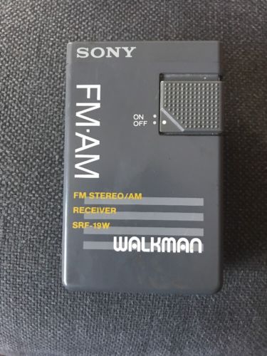 Sony Walkman SRF-19W FM Stereo AM Radio Receiver TESTED AND WORKS!