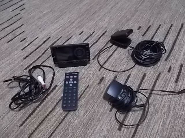 Sirius XM Onyx EZ Satellite Radio w/Home Kit BXEZ1H1 Reconditioned