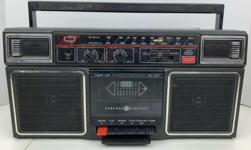 GENERAL ELECTRIC Vintage Cassette AM FM Radio Player Model 3-5452A Boombox GE