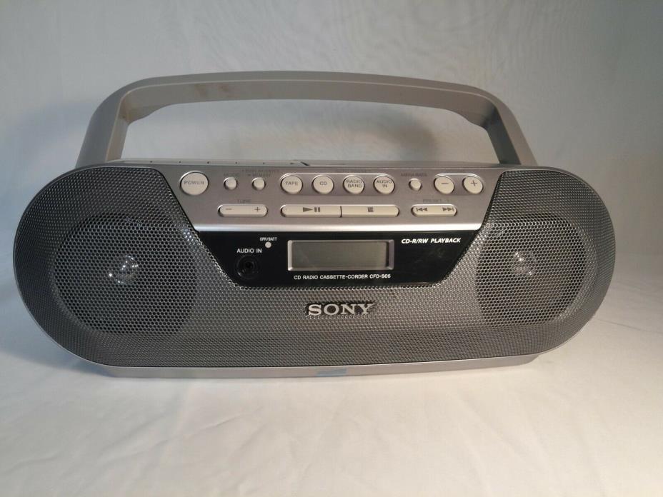 Sony CFD-S05 - CD Player /Radio/Cassette/AUX - Boombox Stereo - Mega Bass