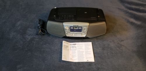 Sony CFD-V5 CD Player Cassette Player Recorder AM / FM Radio Read discription