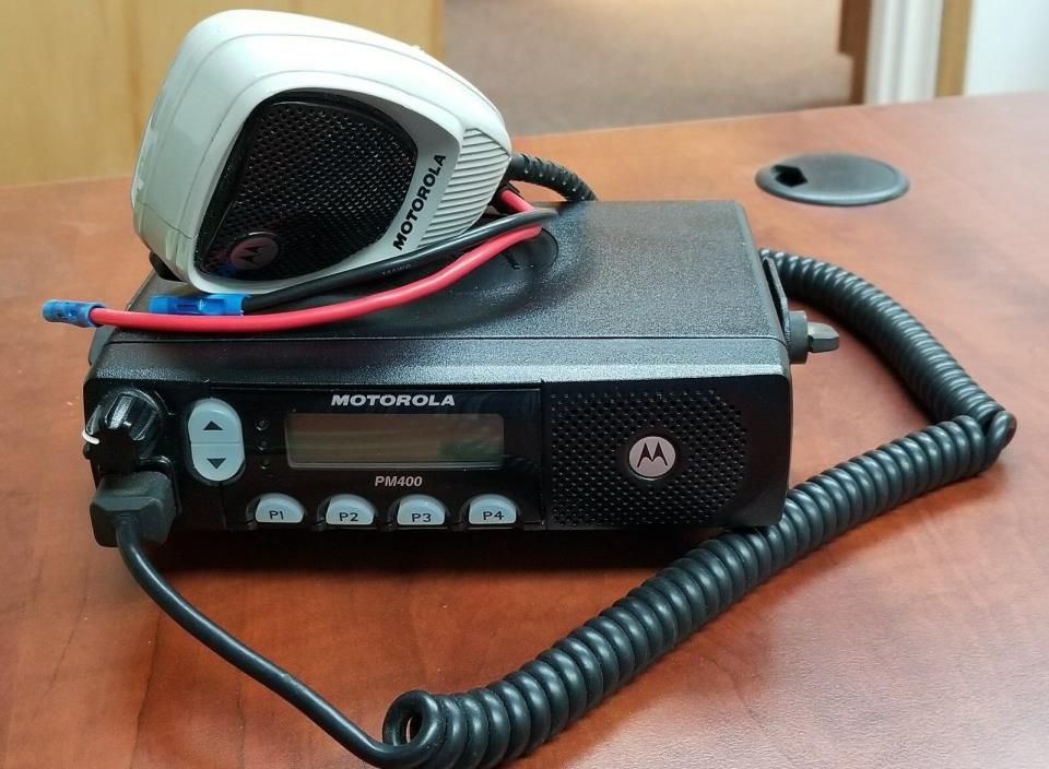 Motorola PM400 UHF Mobile Radio