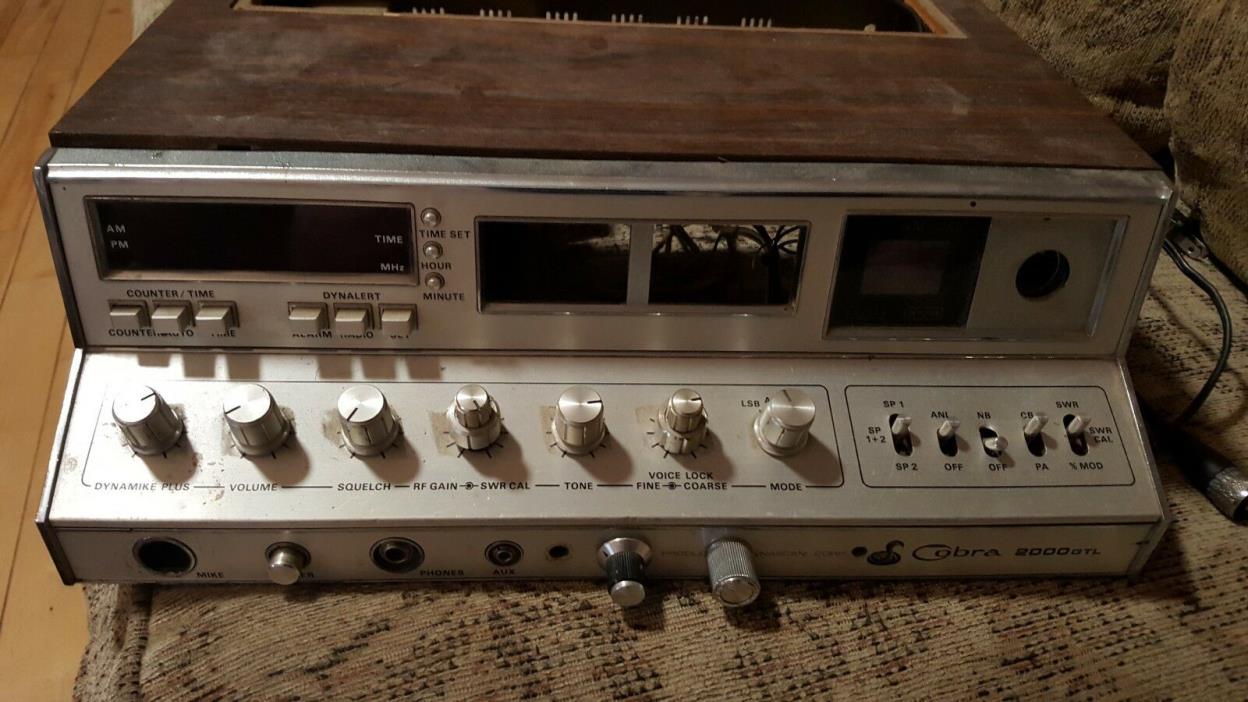 Vintage Cobra 2000 GTL CB Radio Base Unit PARTS ONLY Does Not Power On