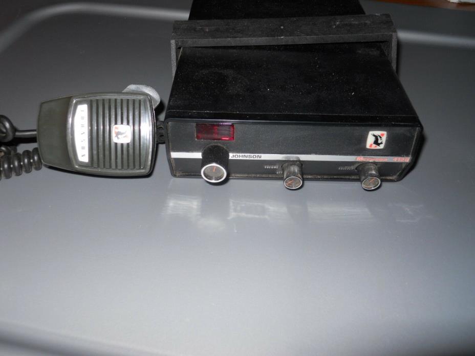 Vintage Johnson CB 2 way radio in box Messenger 4120 242-4120-001