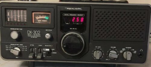Realistic DX-302 Quartz Synthesized Communications Receiver Ham Radio AC Battery