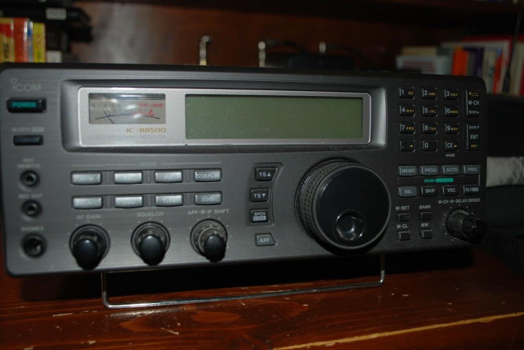 Unblocked Icom R8500 with power supply and cw filter