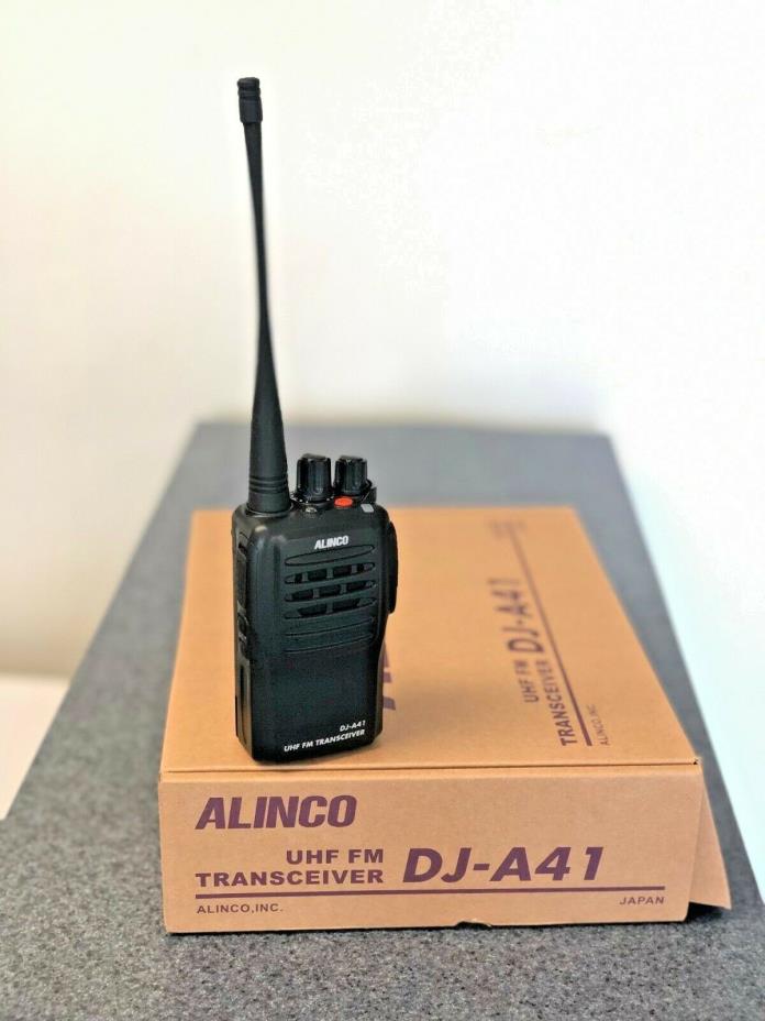 Alinco UHF FM Handheld Transceiver DJ-A41w/ Manual, Batteries, Charger, Clip
