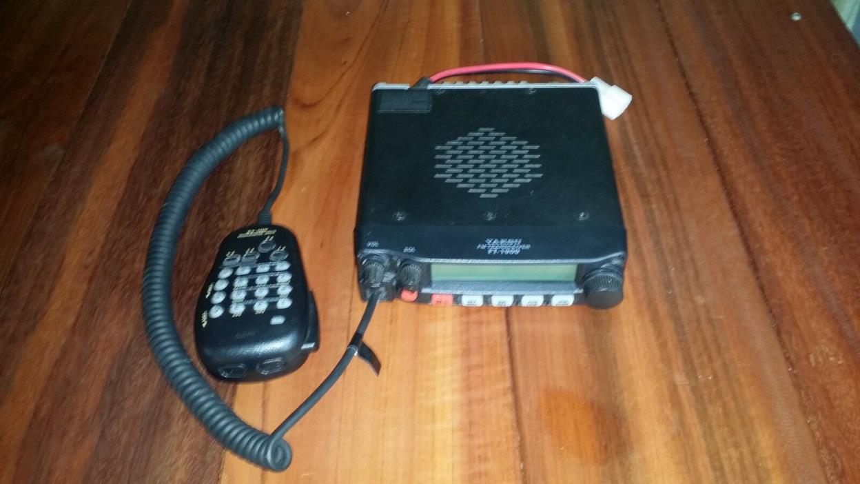 Yaesu FT-1900 FM Transceiver With MIC Amateur / Ham Radio