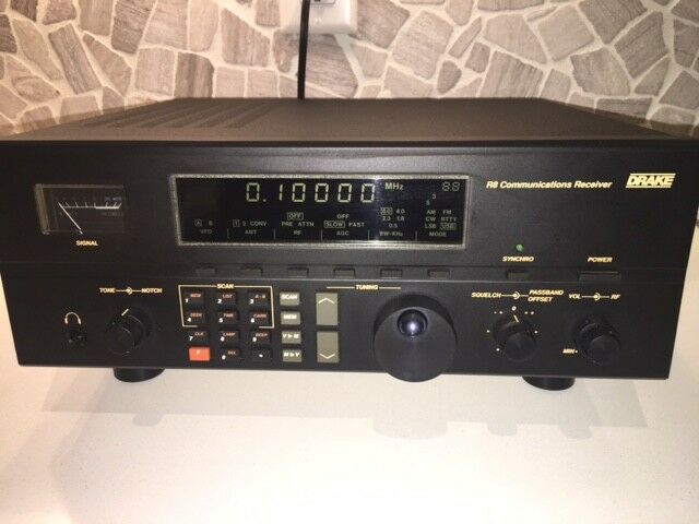 Drake R8 with rare VHF module installed!!  MINT!  Collectors Quality