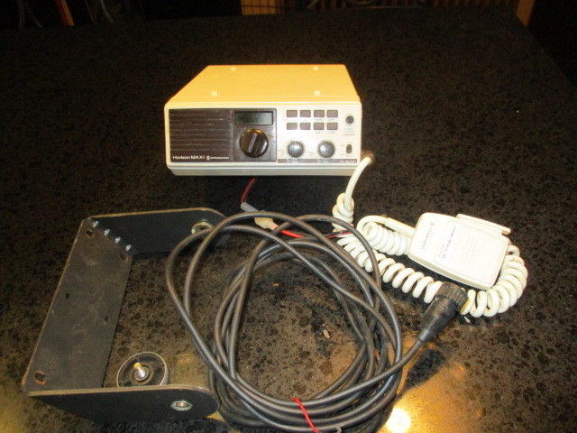 STANDARD HORIZON LTD MARINE RADIO TRANSCEIVER MP1000044 Pre-owned